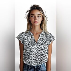 Adrianna Papell Smocked Shoulder Blouse in Floral pattern size M